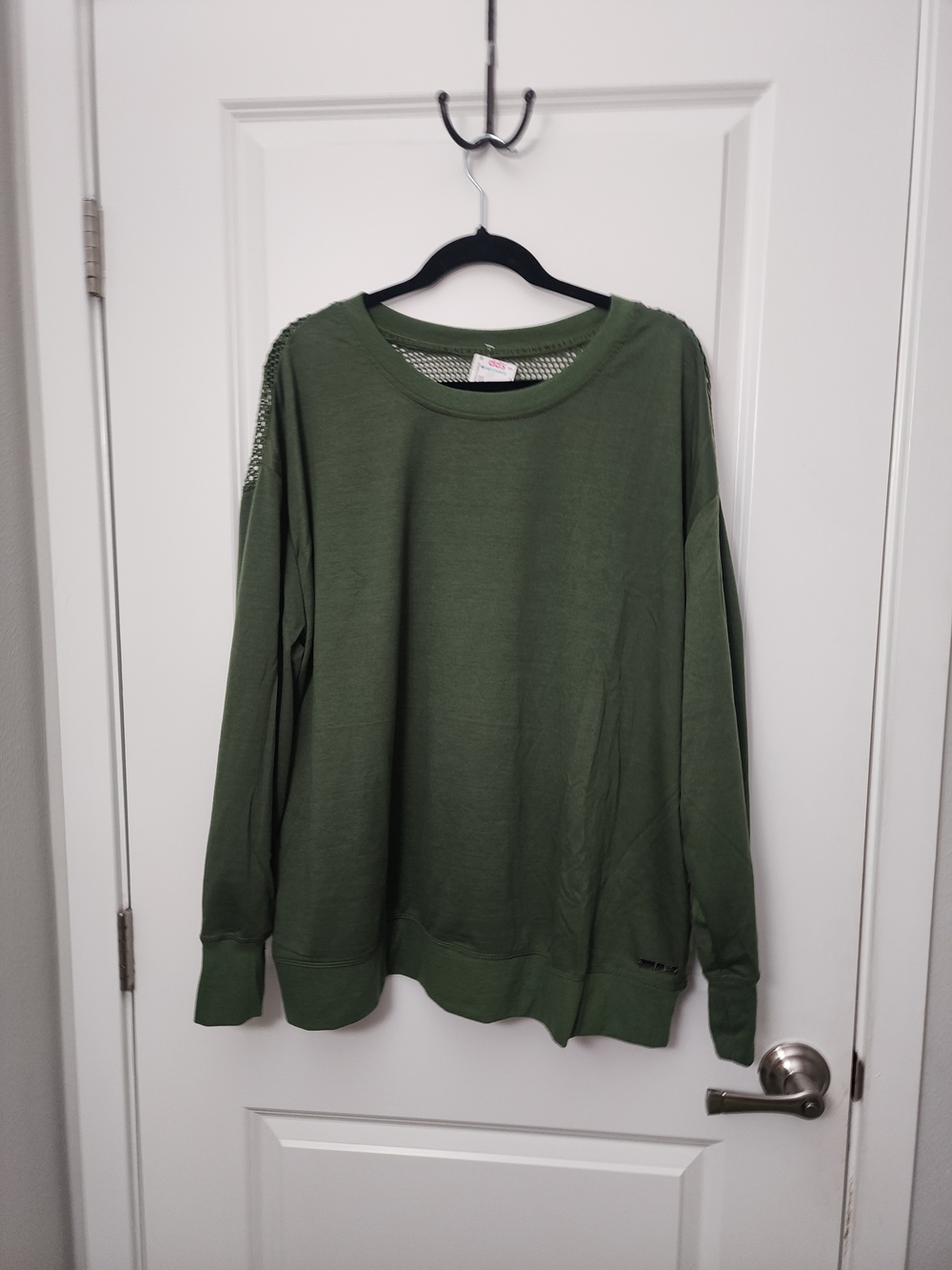 5/$30  Nine West Active  Olive Green Long Sleeve Knit Sweater